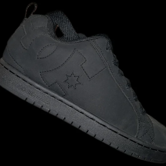 Men's DC Court Graffik Skate Shoes - Black/Black/Black - Size 8.5 - Picture 2 of 3